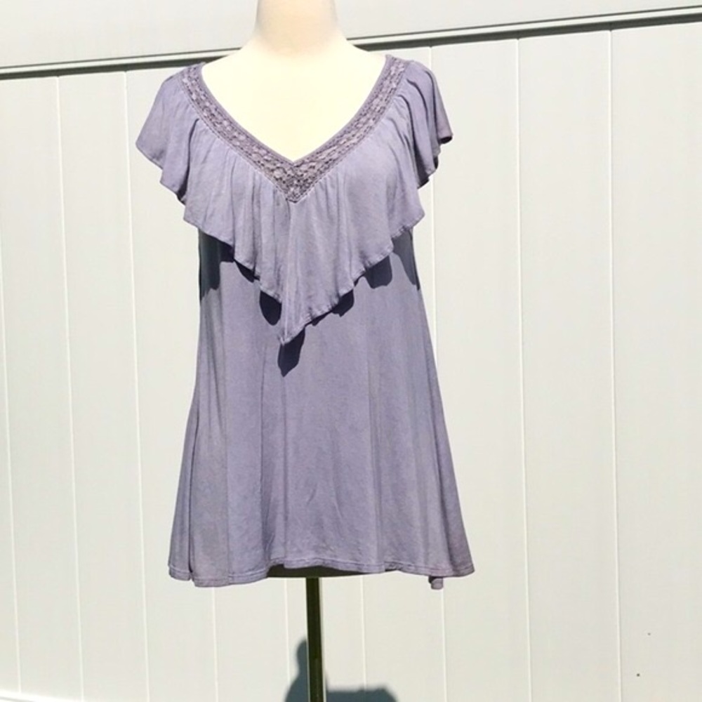 Max Jeans Blue Ruffled Double V Neckline Swing Top Size Medium